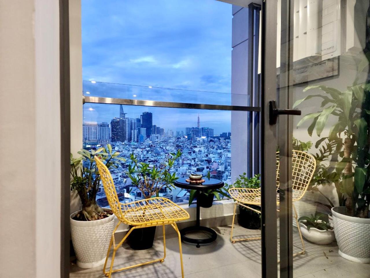 Căn hộ Triostay Vinh Hoi - Elegant Near Highlights!
