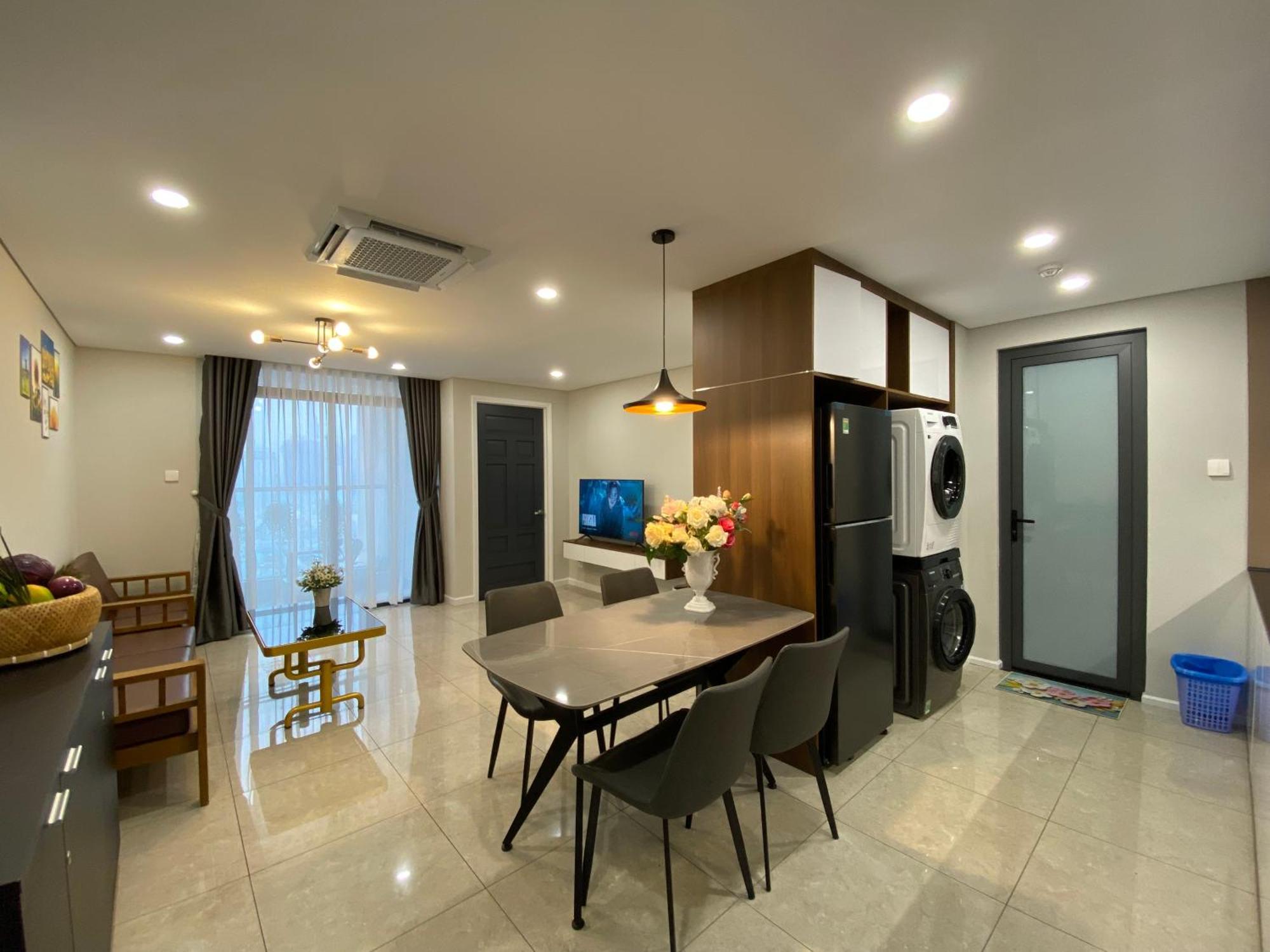 Căn hộ Triostay Vinh Hoi - Elegant Near Highlights! *